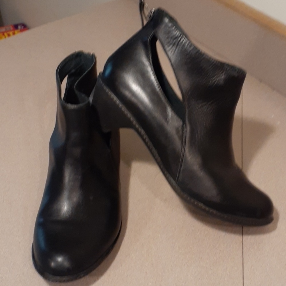 Dansko Bonita ankle boot